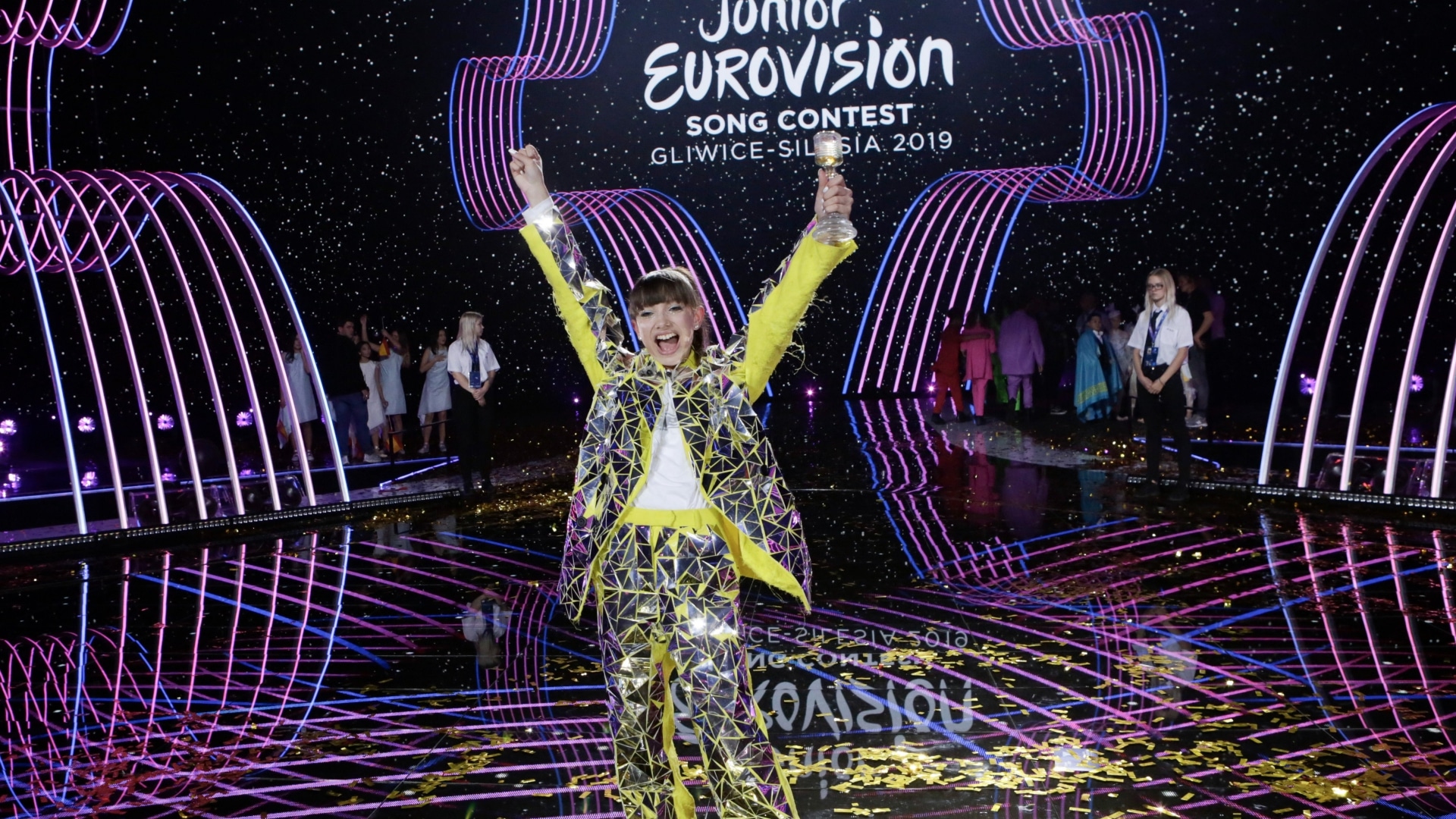 Viki Gabor, a 2019-es Eurovíziós Dalfesztivál győztese a lengyelországi Arena Gliwice színpadán - Thomas Hanses (EBU) fotója