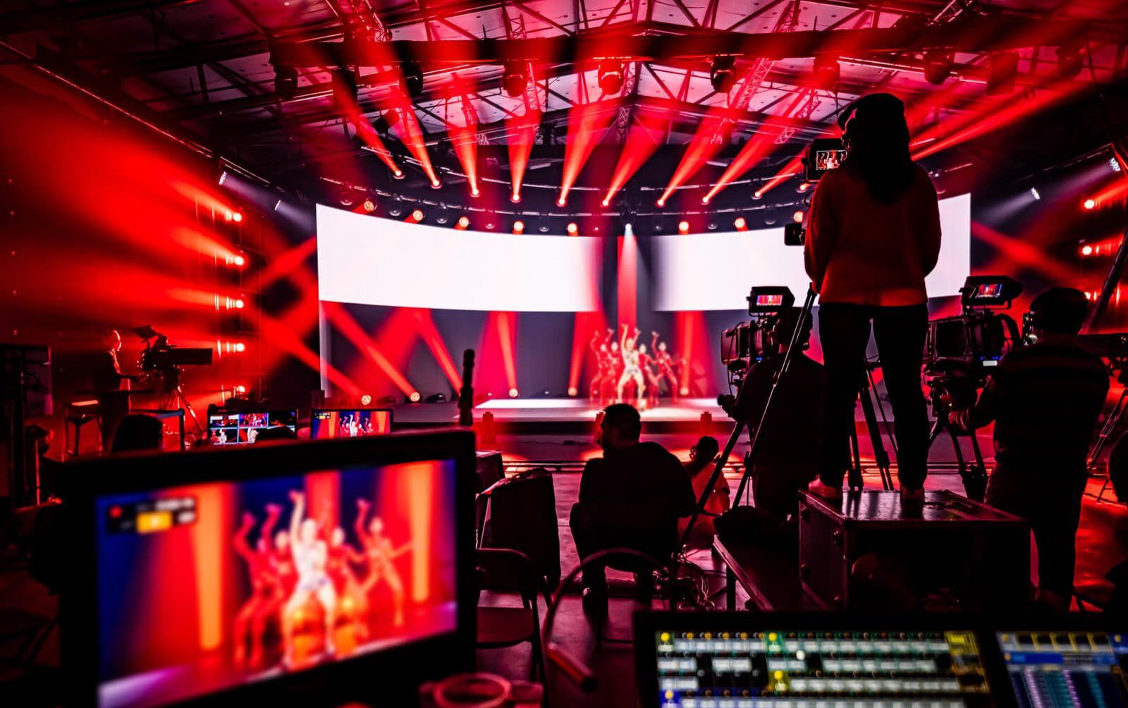 A 2021-es ciprusi versenyző ál-élő felvételének forgatása a rotterdami Eurovíziós Dalfesztivál számára - Chris Moylan (Optikalusion) fotója