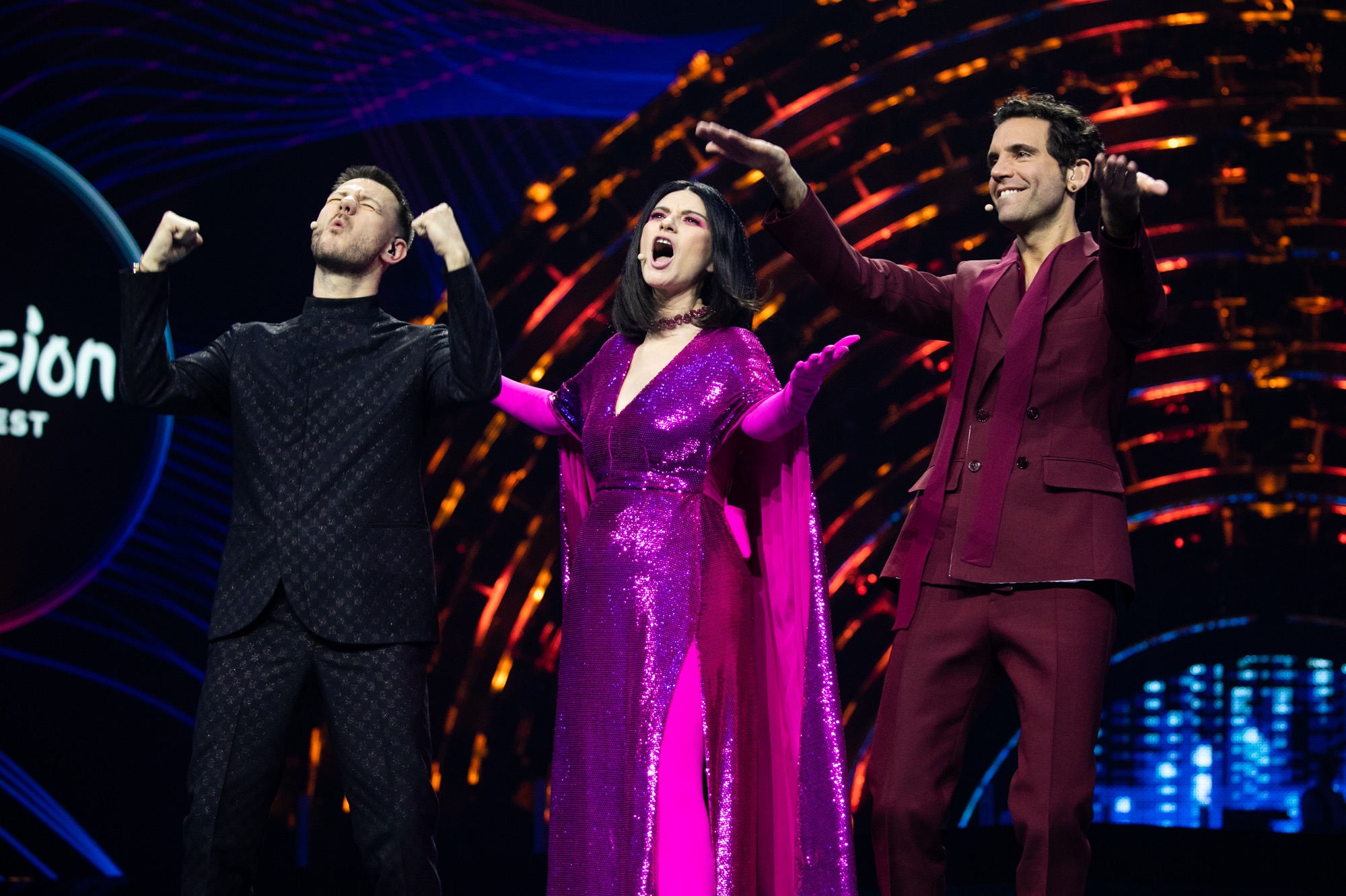 Mika, Laura Pausini és Alessandro Cattelan műsorvezetők az első elődöntőben - Corinne Cumming (EBU) fotója
