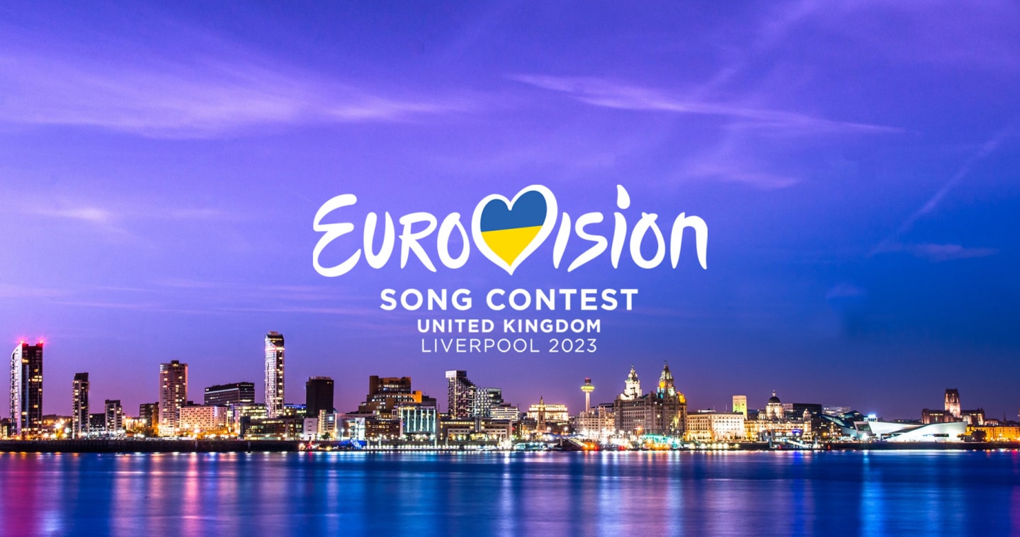 Liverpool 2023-ban az Eurovíziós Dalfesztivál házigazda rendezővárosa, a verseny szimbólumán Ukrajna szerepel 2022-es győzelmüket követően - a Visit Liverpool fotója a Eurovision.tv grafikáján